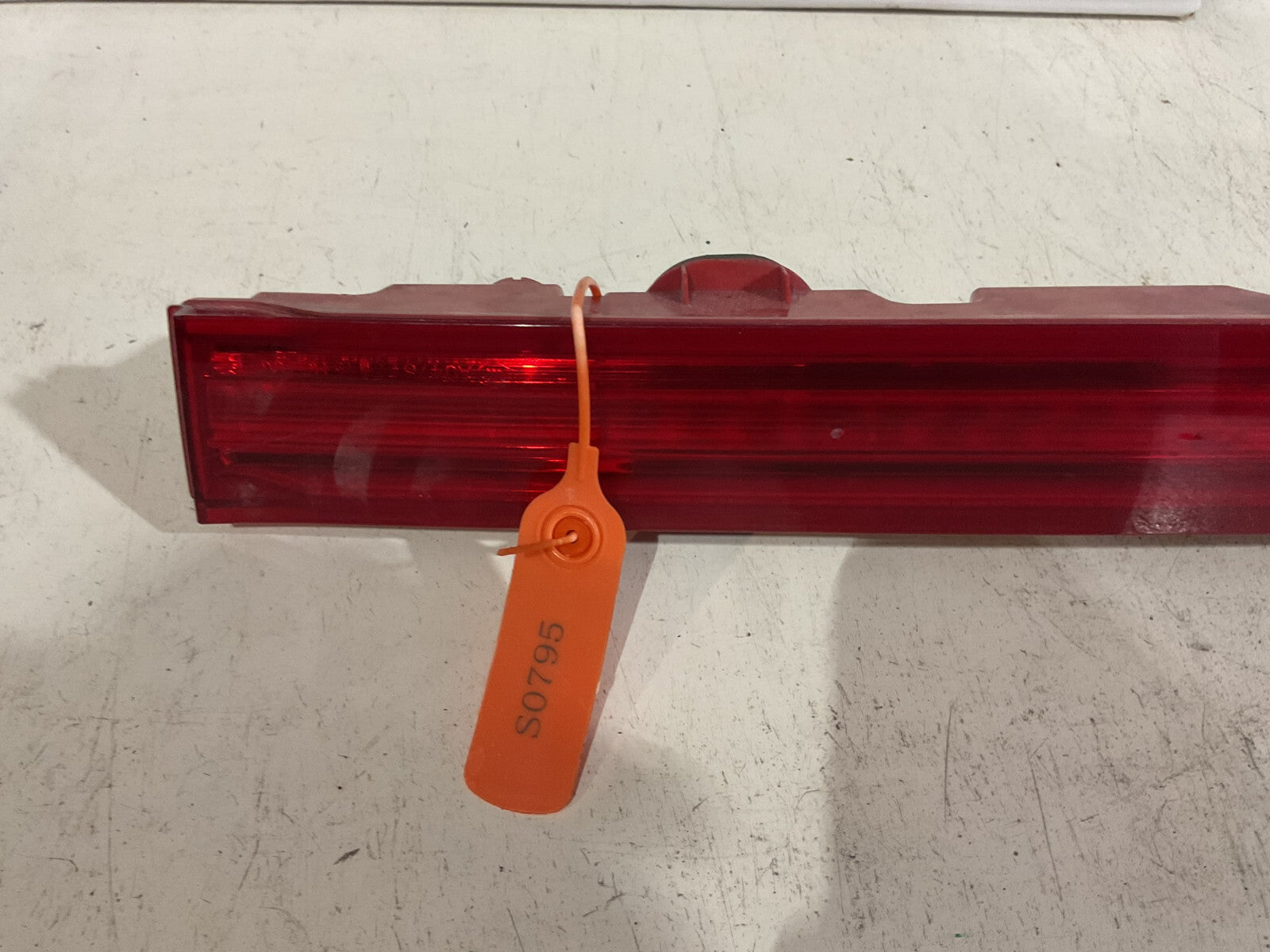 Center Trunk Lid Third Brake light Damaged 15-2019 Lincoln MKC EJ7B-13B433-A OEM