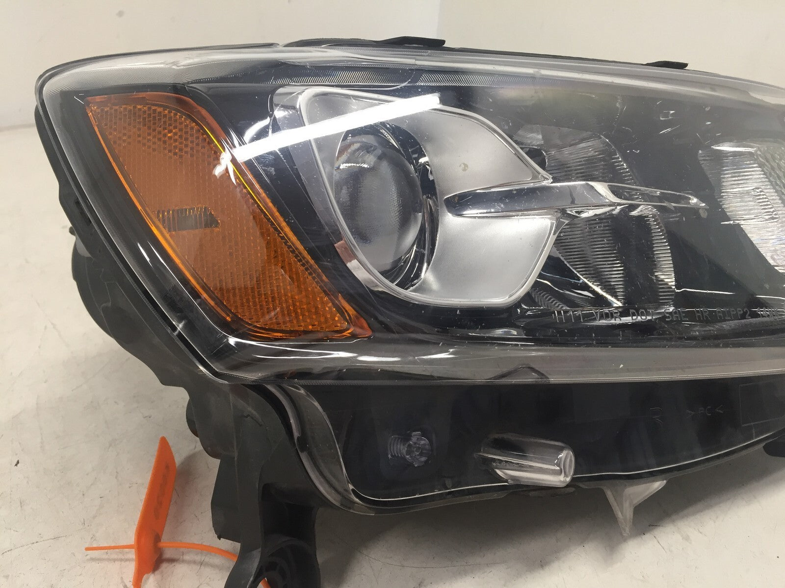 Headlight Damaged Passenger RH Jeep Grand Cherokee 2014 2015 68236108AC OEM2