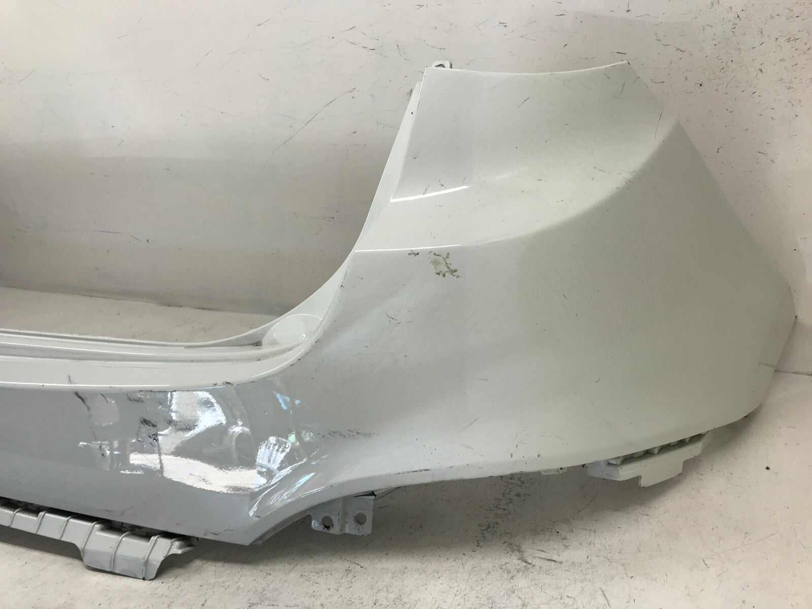 Rear Upper Bumper Cover Hyundai Tucson GL/GLS/Ltd/SE White 10-15 86611-2S000 OEM