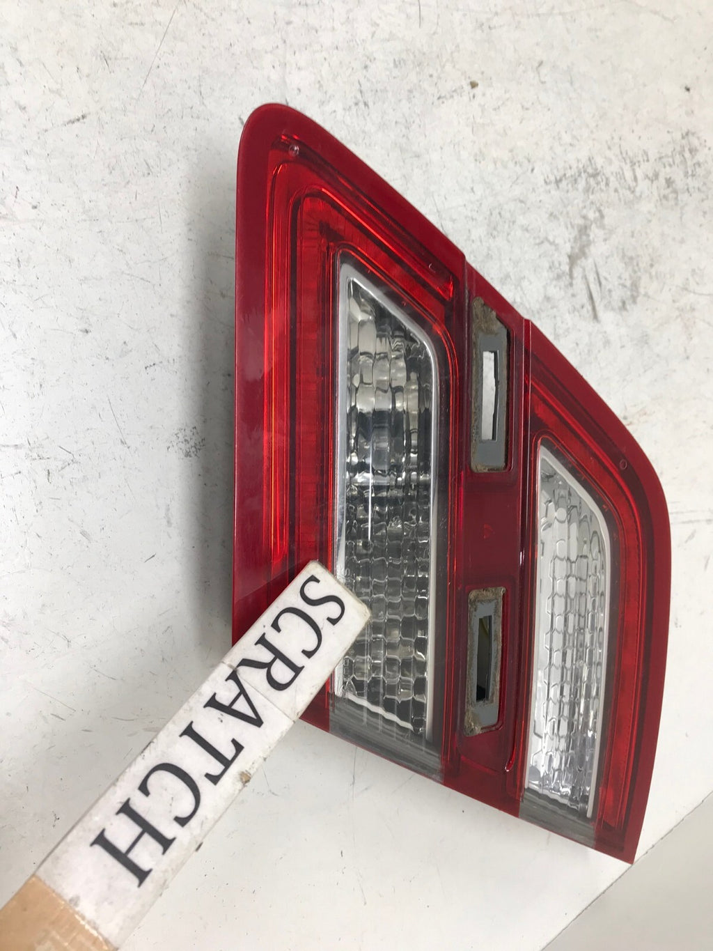 Tail light Damaged Driver LH Left 2013-2019 Ford Taurus DG13-15B503-A OEM