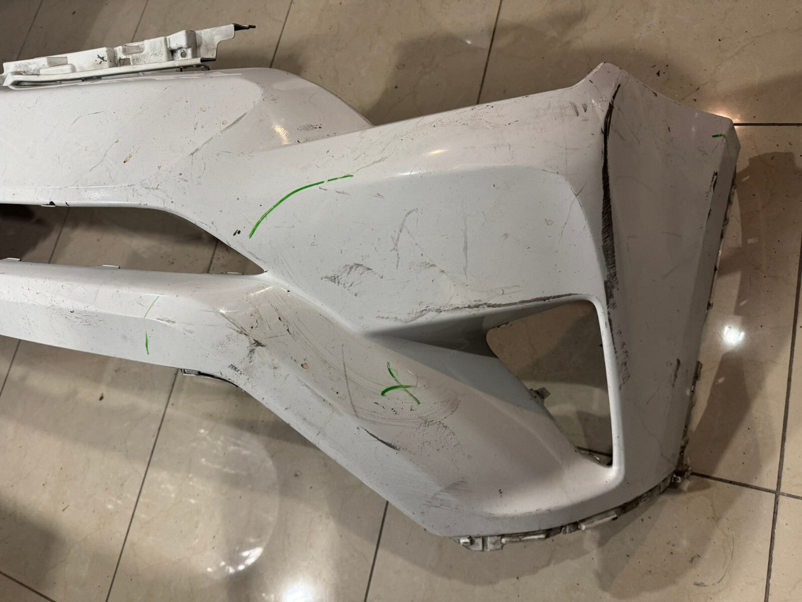 Front Bumper Cover White Toyota RAV4 Hybrid Limited LE 2016-2018 52119-OR150 OEM