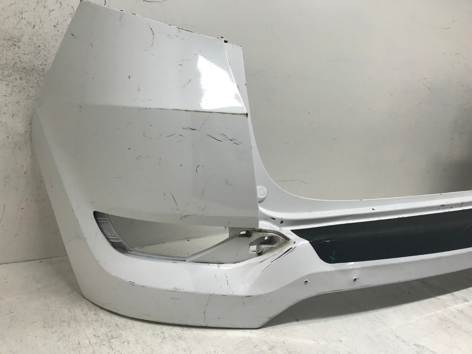 Rear Bumper Cover Hyundai Tucson ECO/Limtd/SE/Sport White 16-17 86611-D3000 OEM2