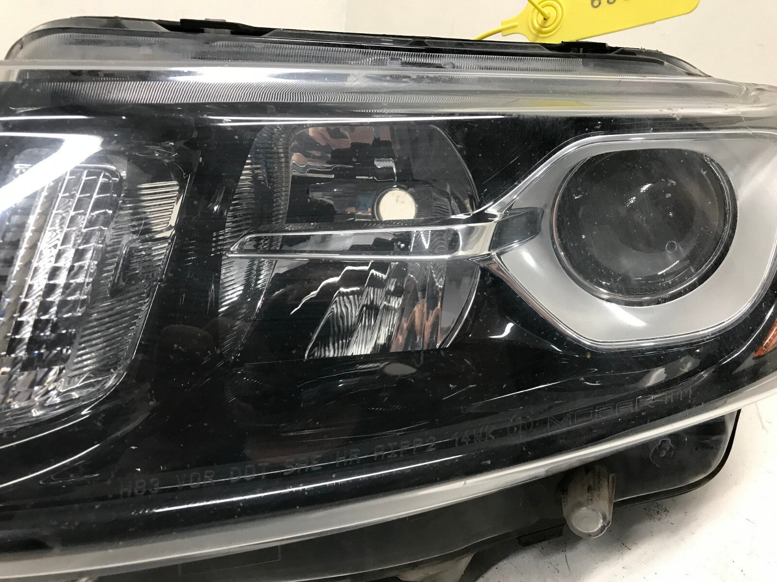 HID Headlight Damaged Driver LH Jeep Grand Cherokee 2014 15 2016 68236109AC OEM
