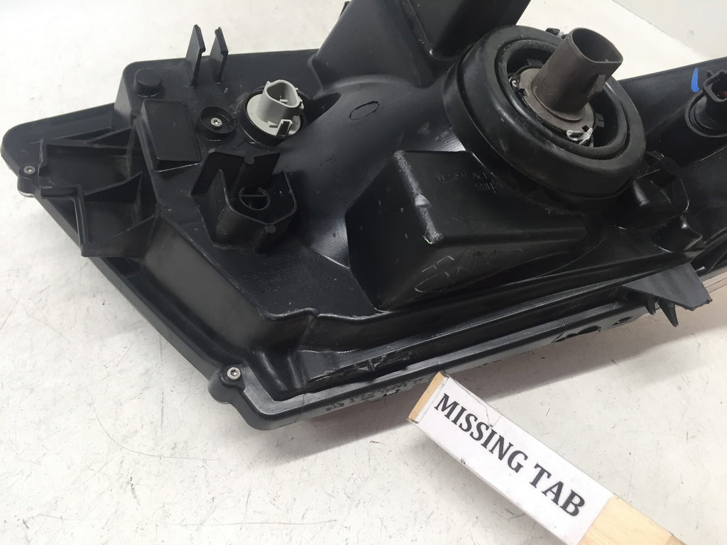 Halogen Headlight Damaged Left Driver LH Nissan Frontier 2009-2019 OEM