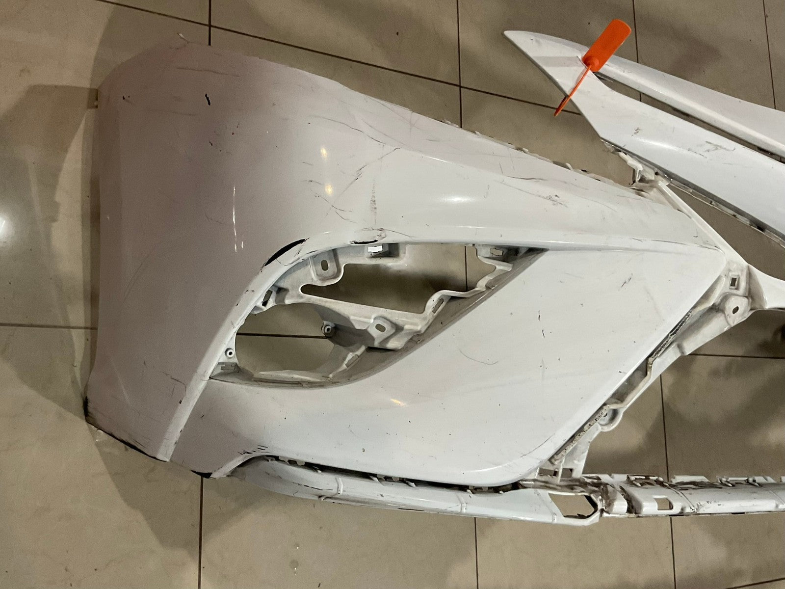 Front Bumper Cover White Toyota Camry SE XSE 2018 2019 52119+06e20 OEM