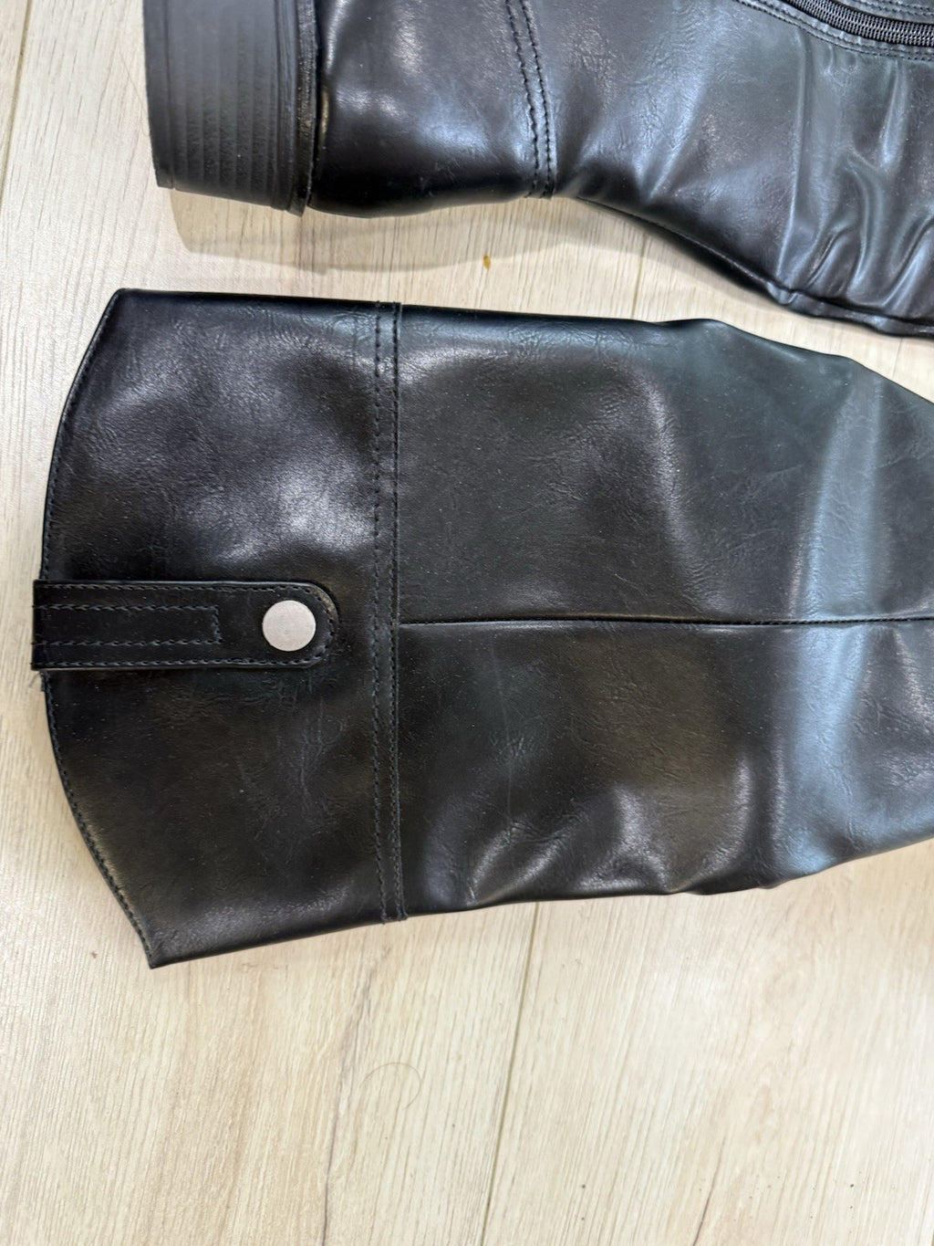 St. John’s Bay Women’s Size 8m Black Boots