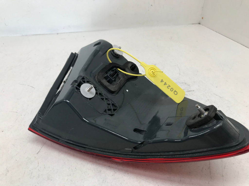 Tail light Damaged RH Passenger BMW 5Series F10 2014 15 2016 63217312708 OEM