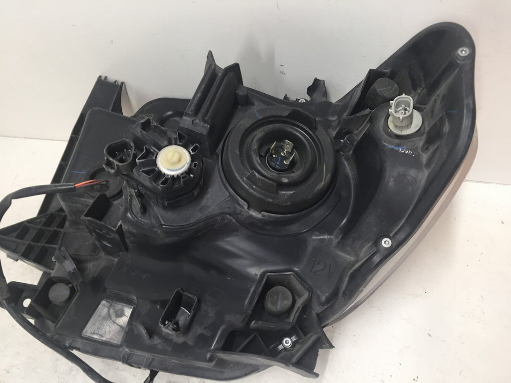 Head light Damaged Lamp Right Passenger RH Toyota Tundra 2014-2020 OEM2
