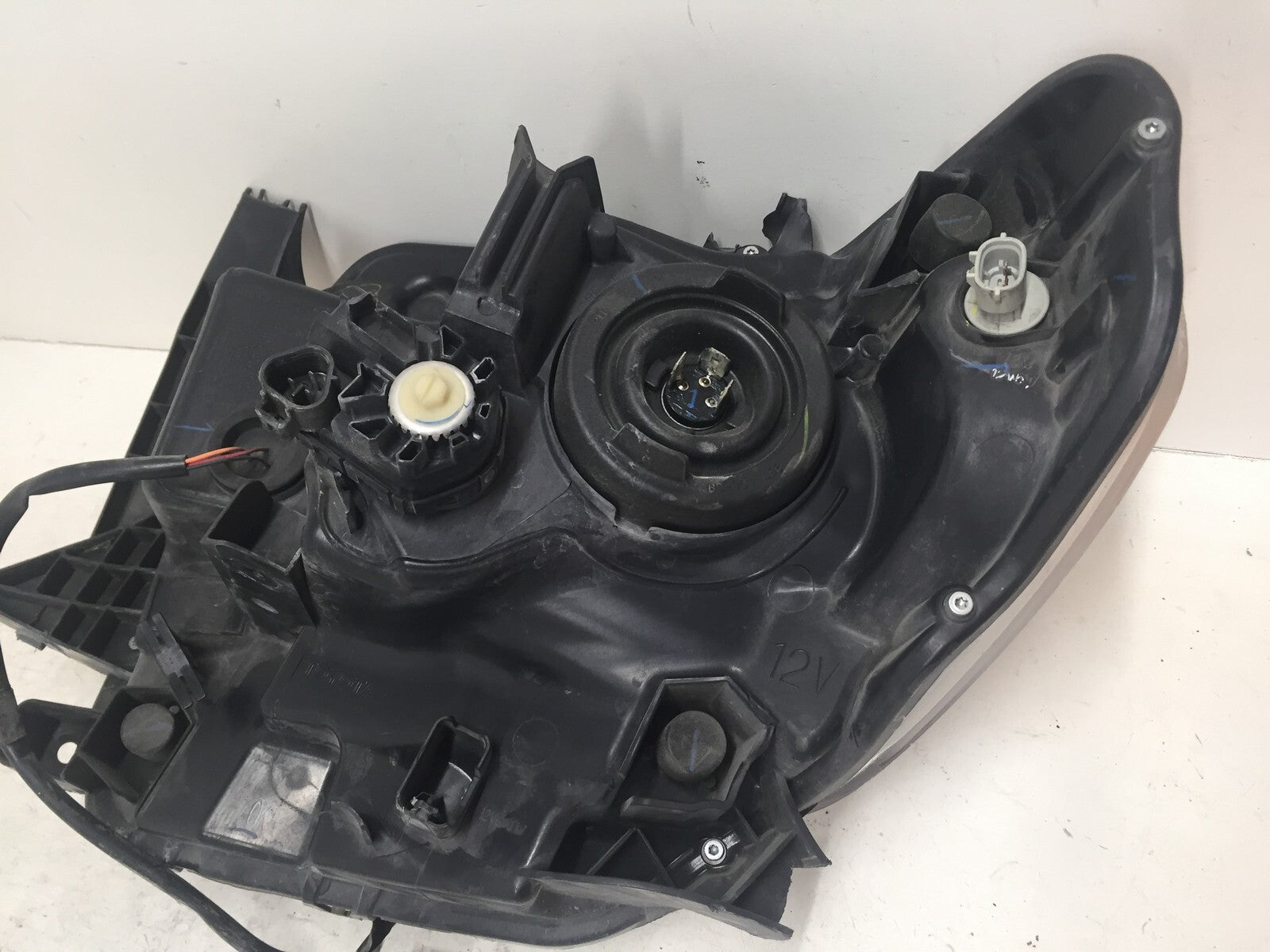 Head light Damaged Lamp Right Passenger RH Toyota Tundra 2014-2020 OEM2