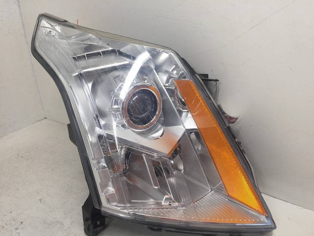 Halogen Headlight Damaged Headlamp Right Passenger RH Cadillac SRX 10-16 OEM