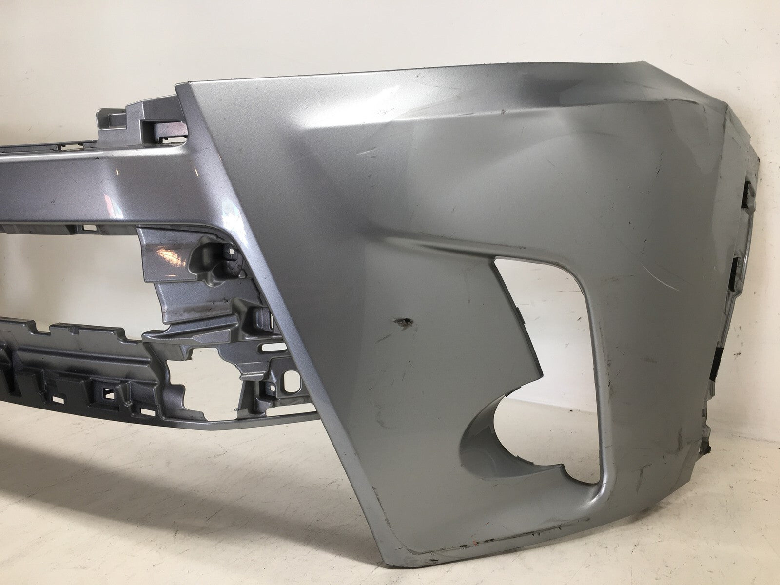 Front Bumper Cover Toyota Highlander LE/LEPlus/XLE/SE/Limited 1J9 17-18 OEM3