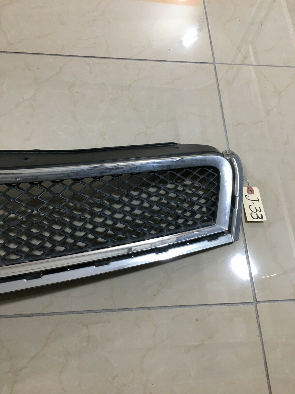 Upper Grille Chevy Traverse 2009-2012 15943196 Original
