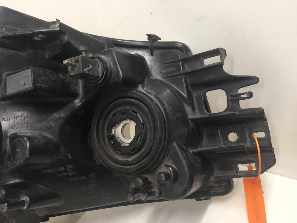 Headlight Damaged Driver LH 04-2006 Nissan Titan 05 2007 Armada 5ASX-13006-A OEM