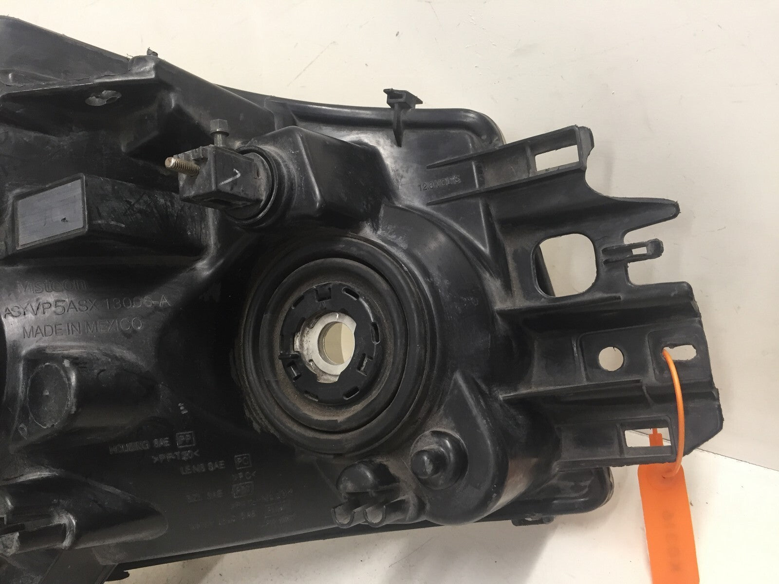Headlight Damaged Driver LH 04-2006 Nissan Titan 05 2007 Armada 5ASX-13006-A OEM