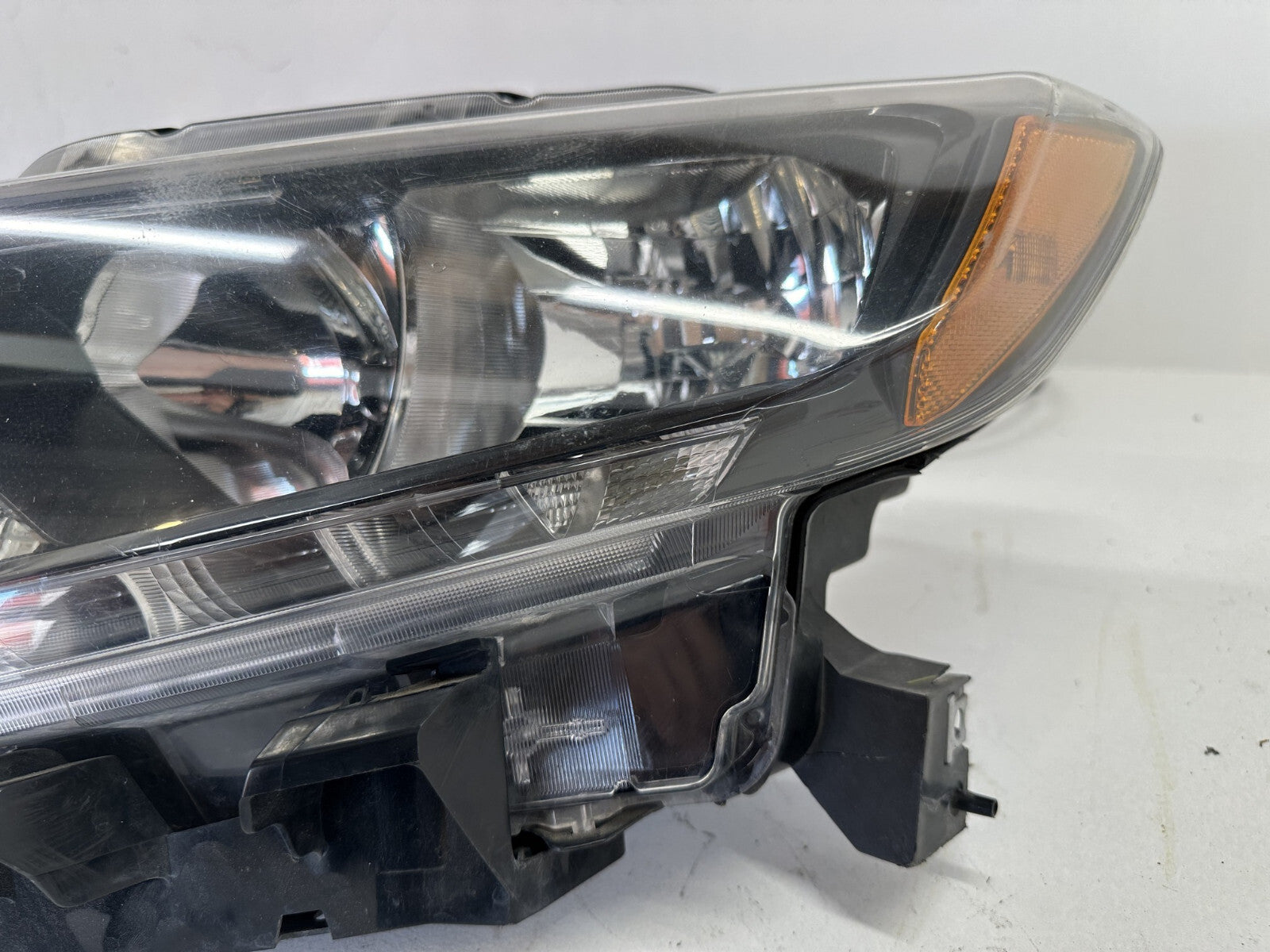 Headlight Damaged Driver LH 2014-2016 Nissan Rogue 26060-5HA0A, 260604BA0A OEM