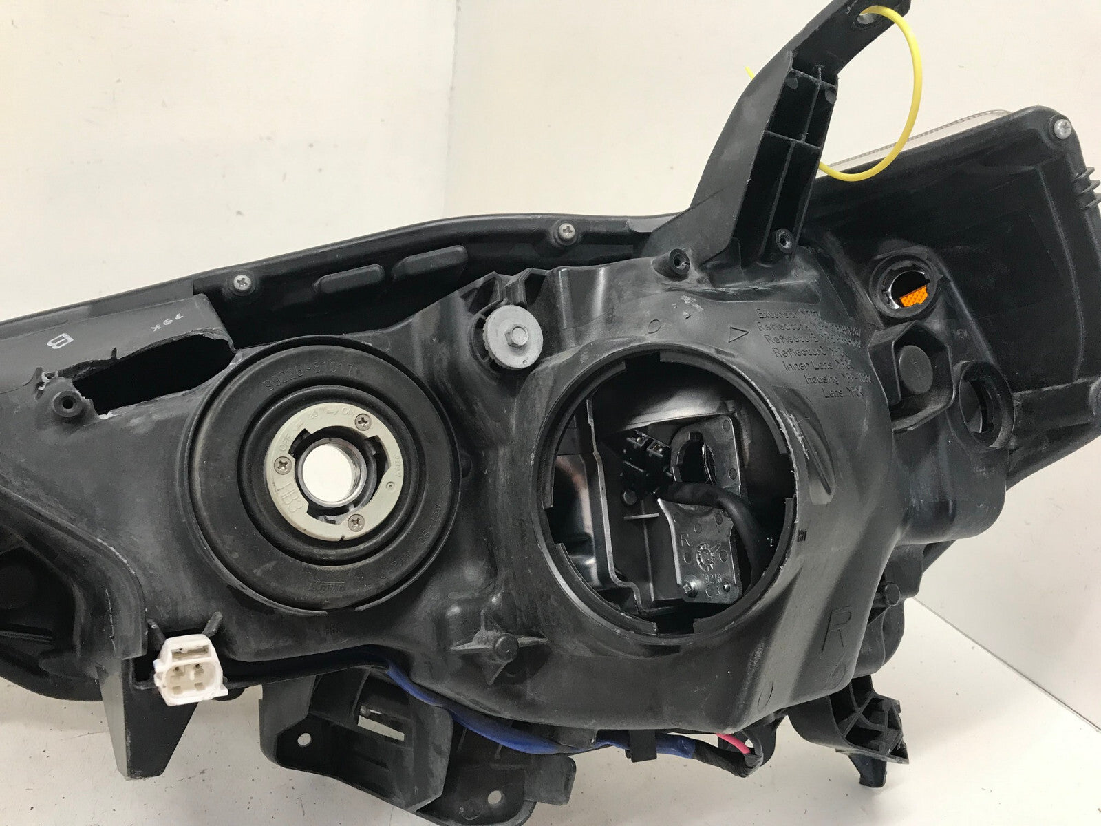 Headlight Damaged Passenger Right RH Toyota 4Runner 2014-2018 8113035541 OEM