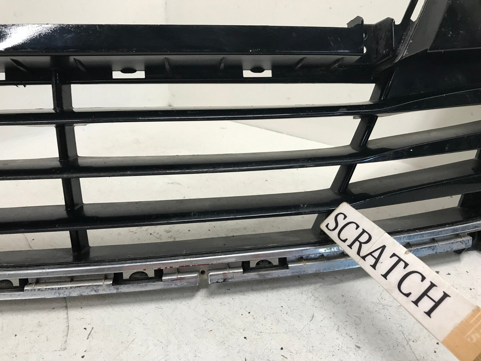 Grill Grille Hyundai Tucson 2010-2011 86561-2V010 OEM