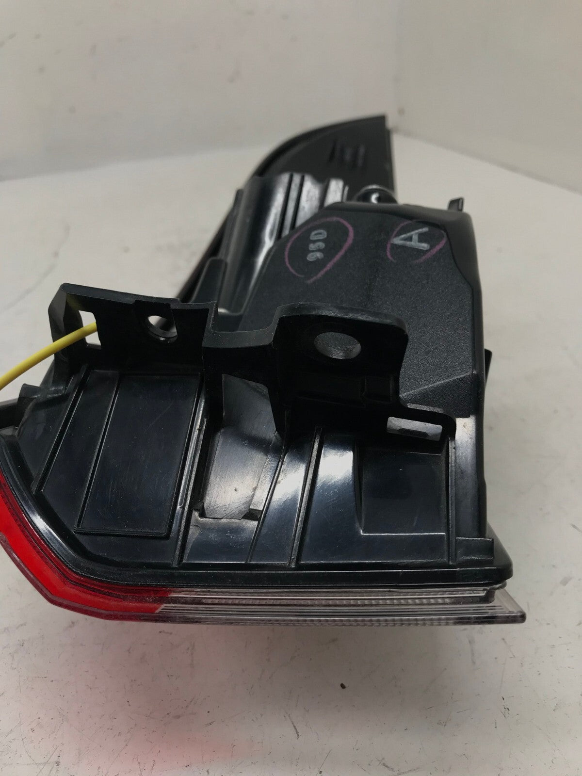 Tail light Damaged Driver LH Left 2020-2021 Toyota Corolla 8156112D10 OEM