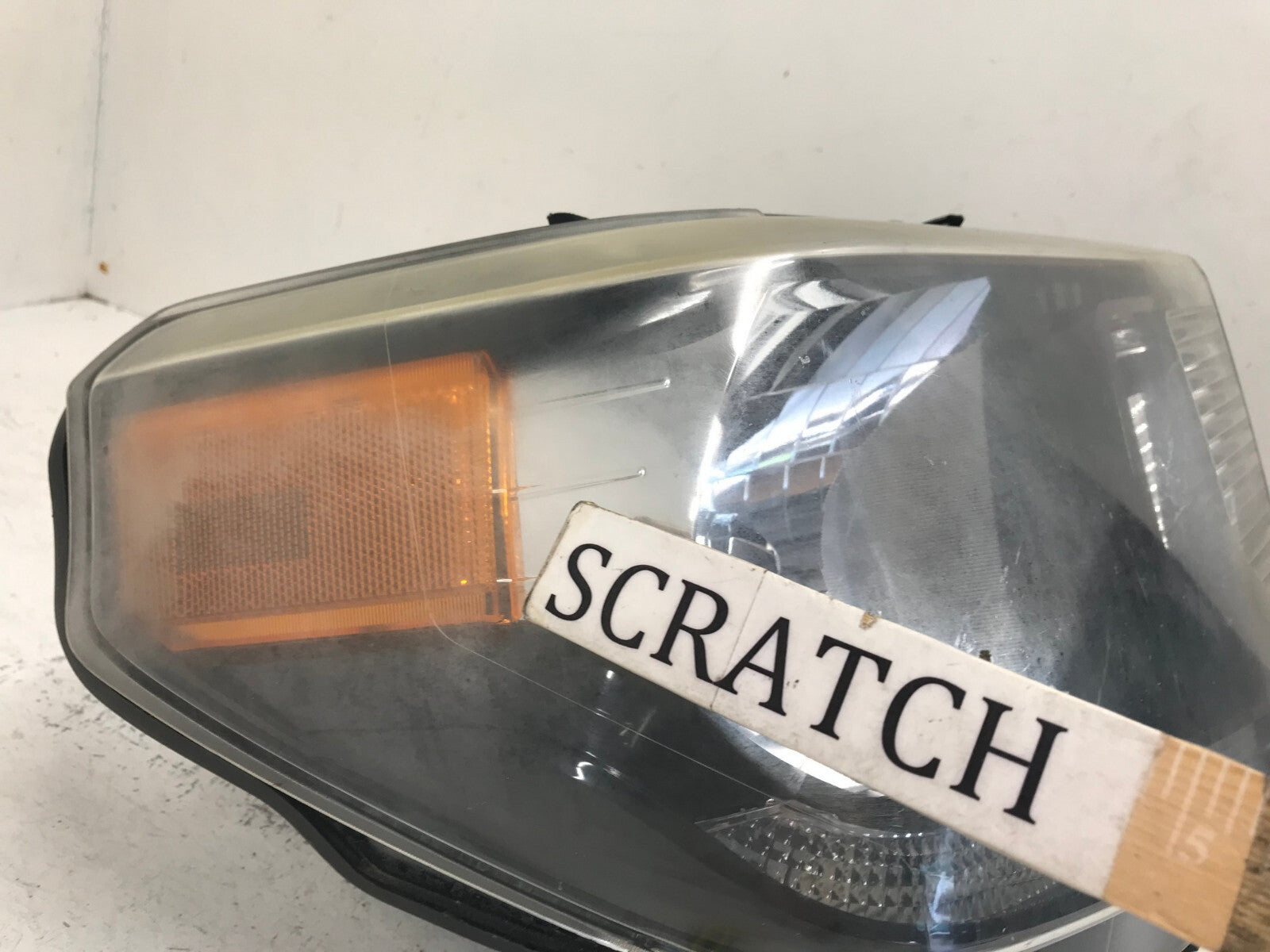 Headlight Damaged Right passenger RH Toyota Tundra 2014-2020 811100C081 OEM