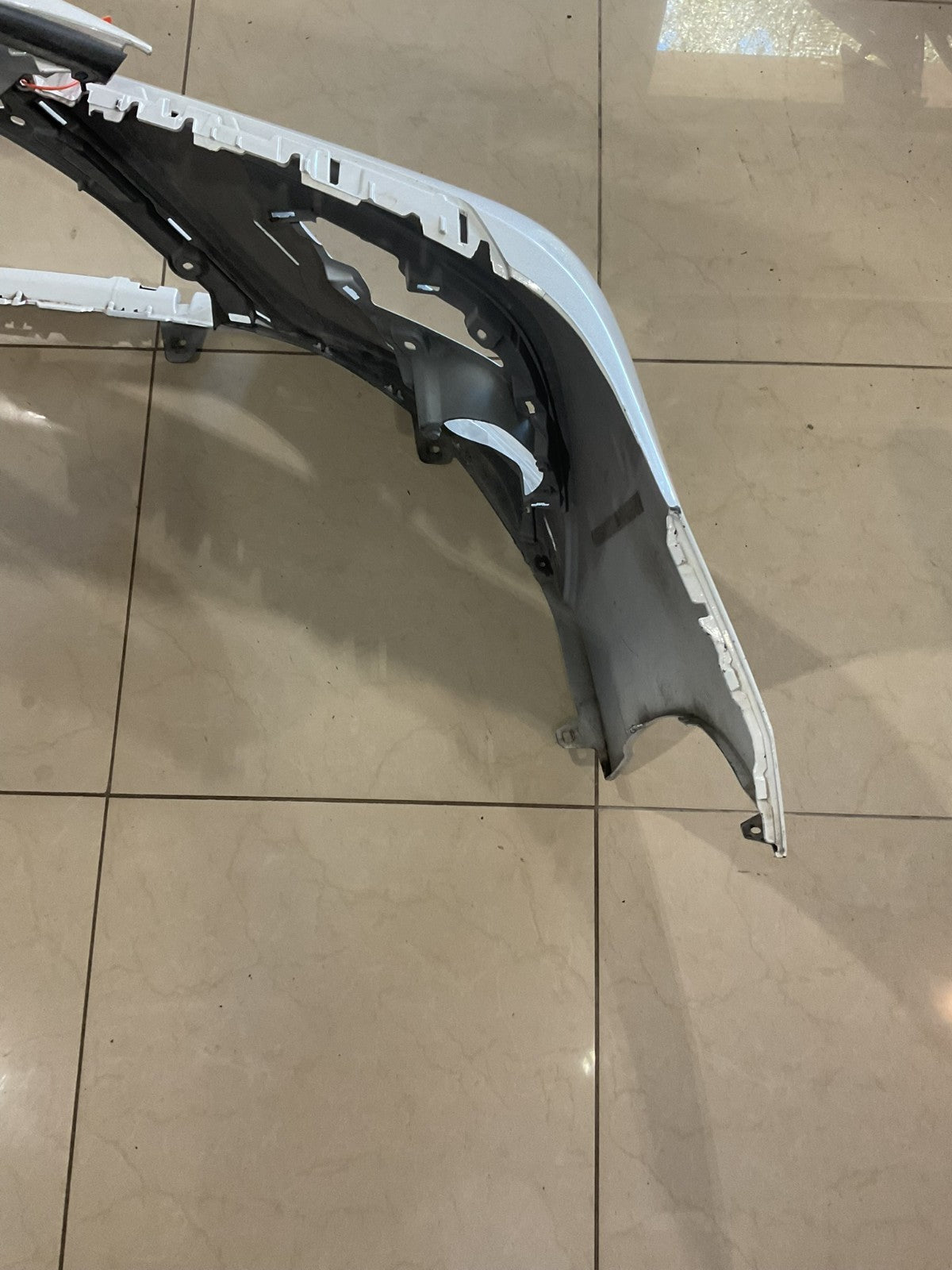 Front Bumper Cover White 2018-2020 Toyota Camry SE XSE 52119+06e20 OEM
