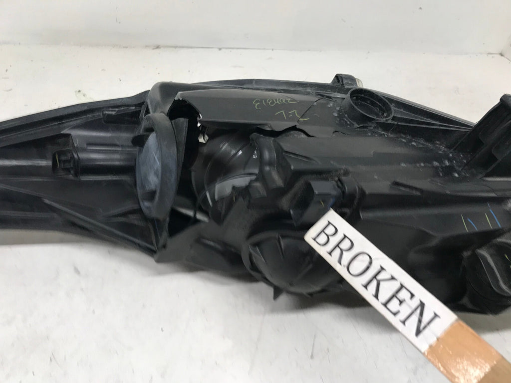 Headlight Damaged RH Ford Fiesta (For Parts Only) 2014 - 2019 D2BB-13W029-BG OEM