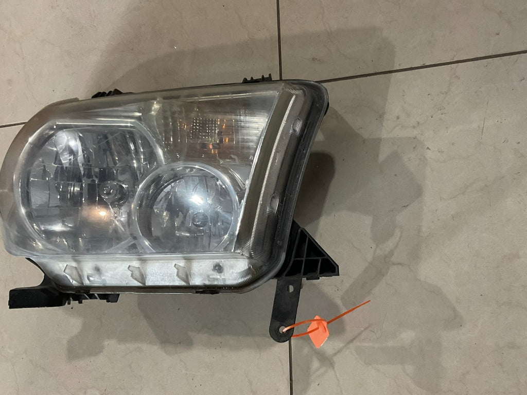 Headlight Right Passenger RH 2007-2013 Toyota Tundra 2008-2017 Sequoia CAPA