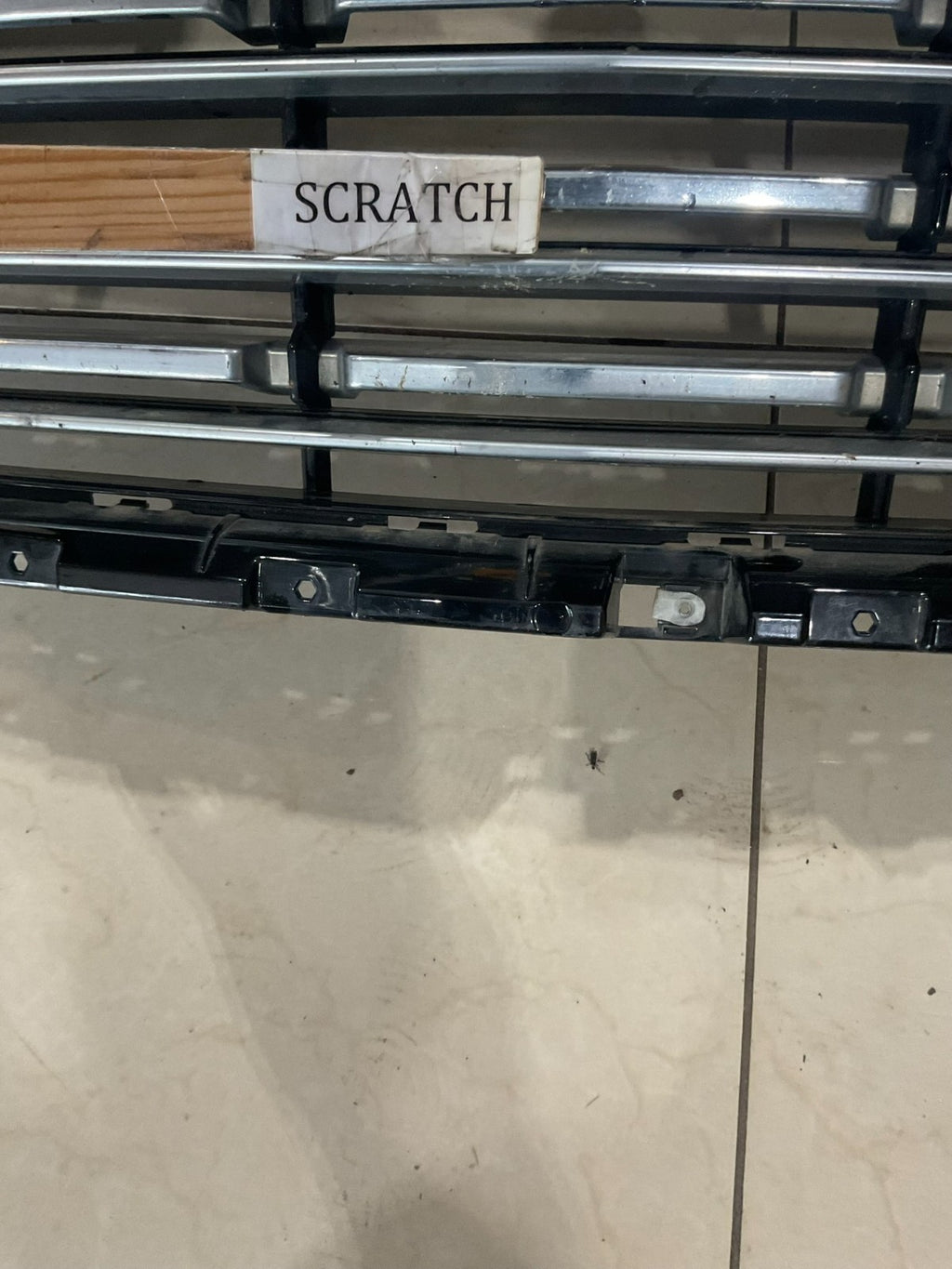 Grille Grill Black/Silver 2021-2022-2023-2024 Chevrolet Tahoe 32020088 OEM