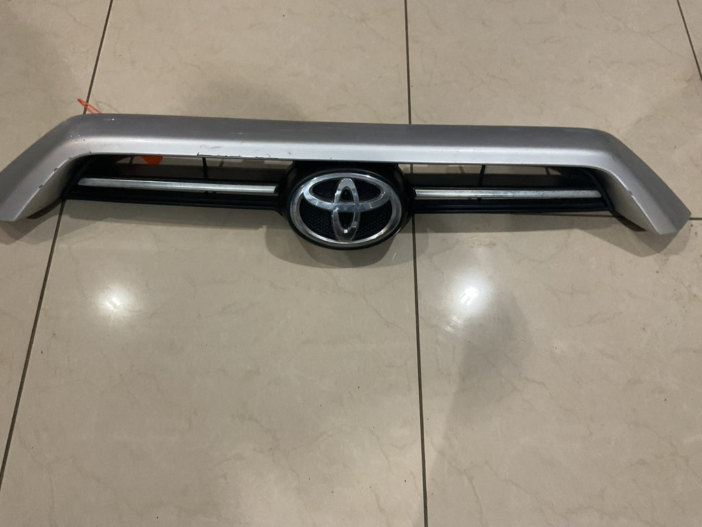 Front Upper Grille 2020 2022 Toyota 4Runner 53116+35050 OEM
