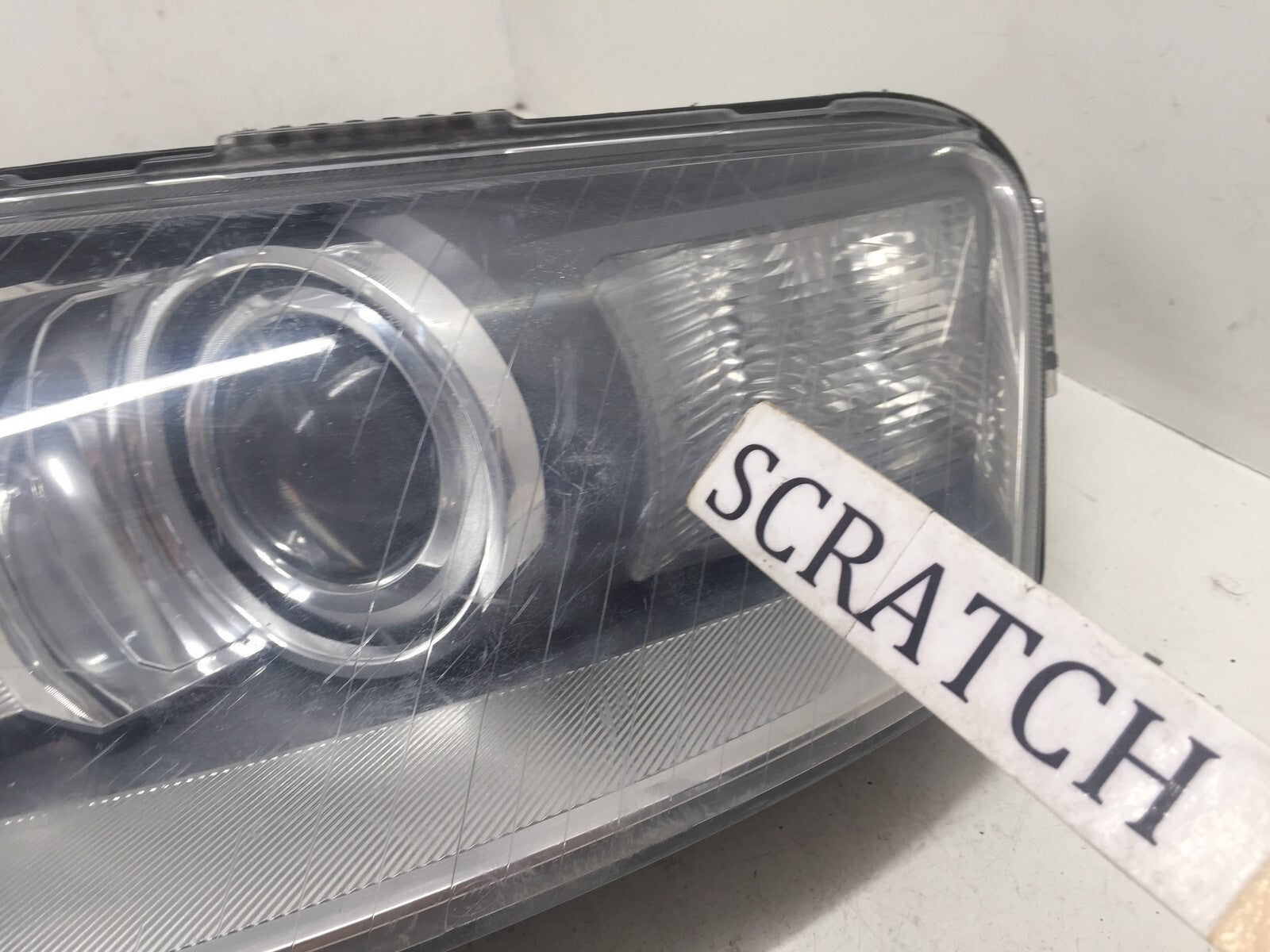 Xenon HID Headlight Damaged Driver Left LH Audi A6 2005-2008 4F0941003BD OEM3