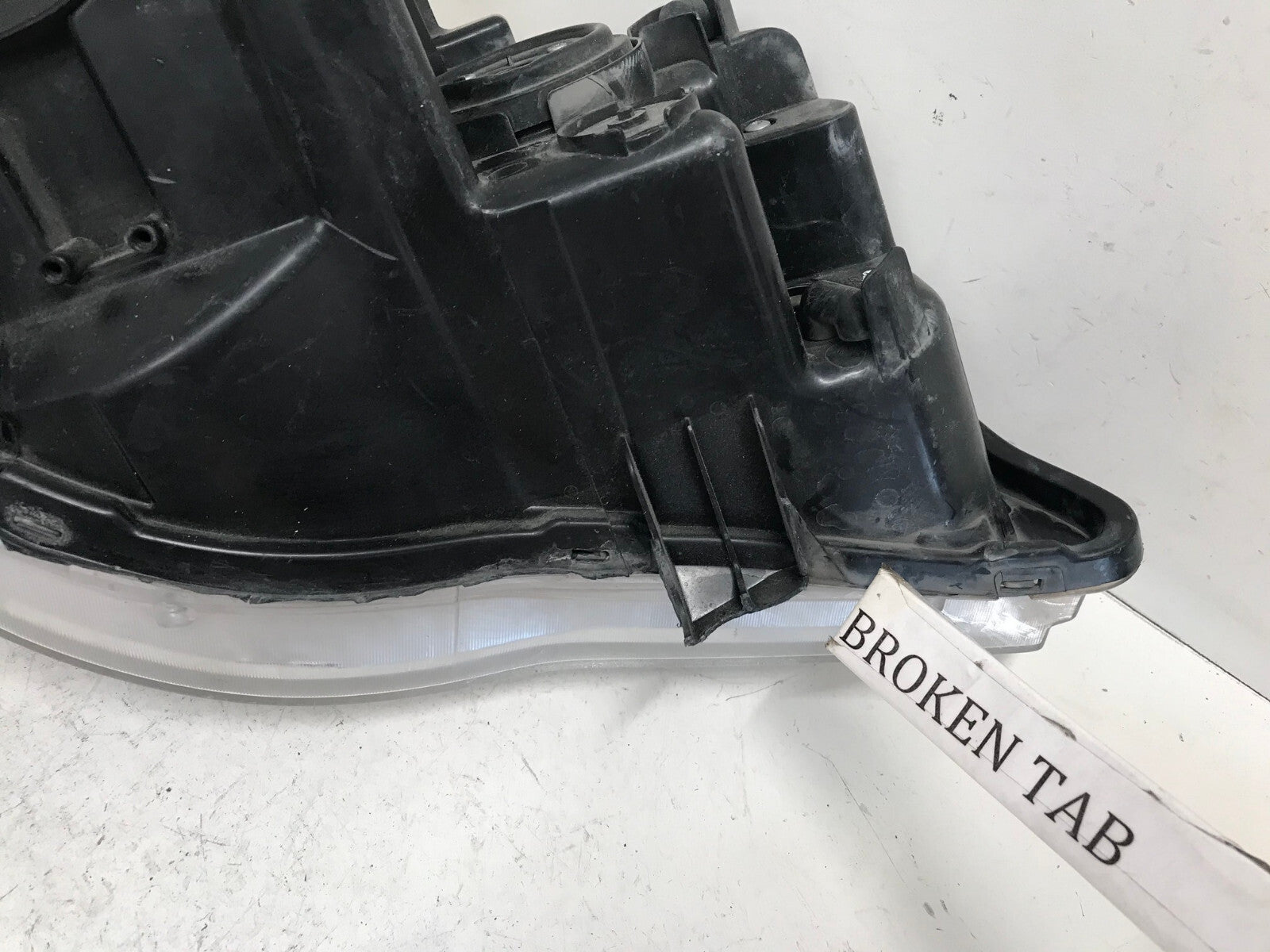 Headlight Damaged Left Driver LH Dodge Grand Caravan 2011-2019 05113337AF OEM
