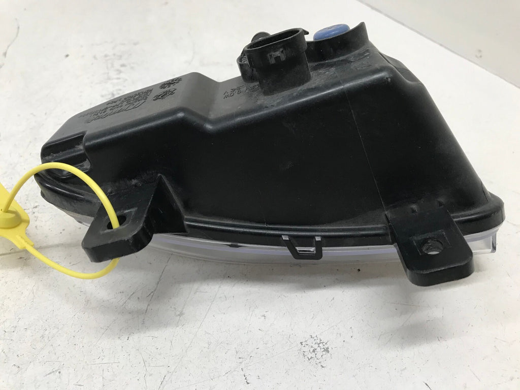 Fog light Damaged RH Right Dodge Ram 1500 2500 3500 19 20 21 2022 68477196AA OEM