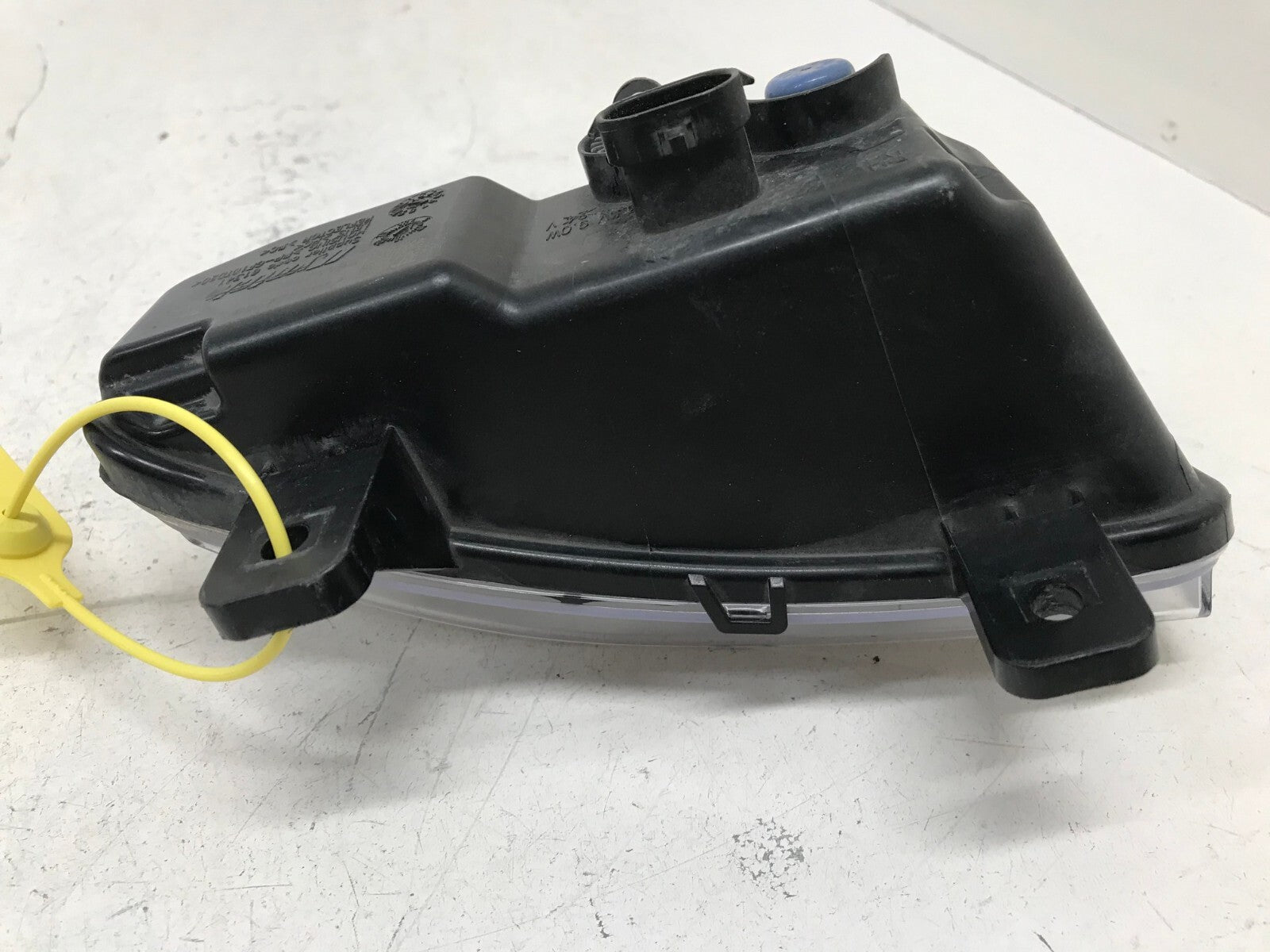 Fog light Damaged RH Right Dodge Ram 1500 2500 3500 19 20 21 2022 68477196AA OEM
