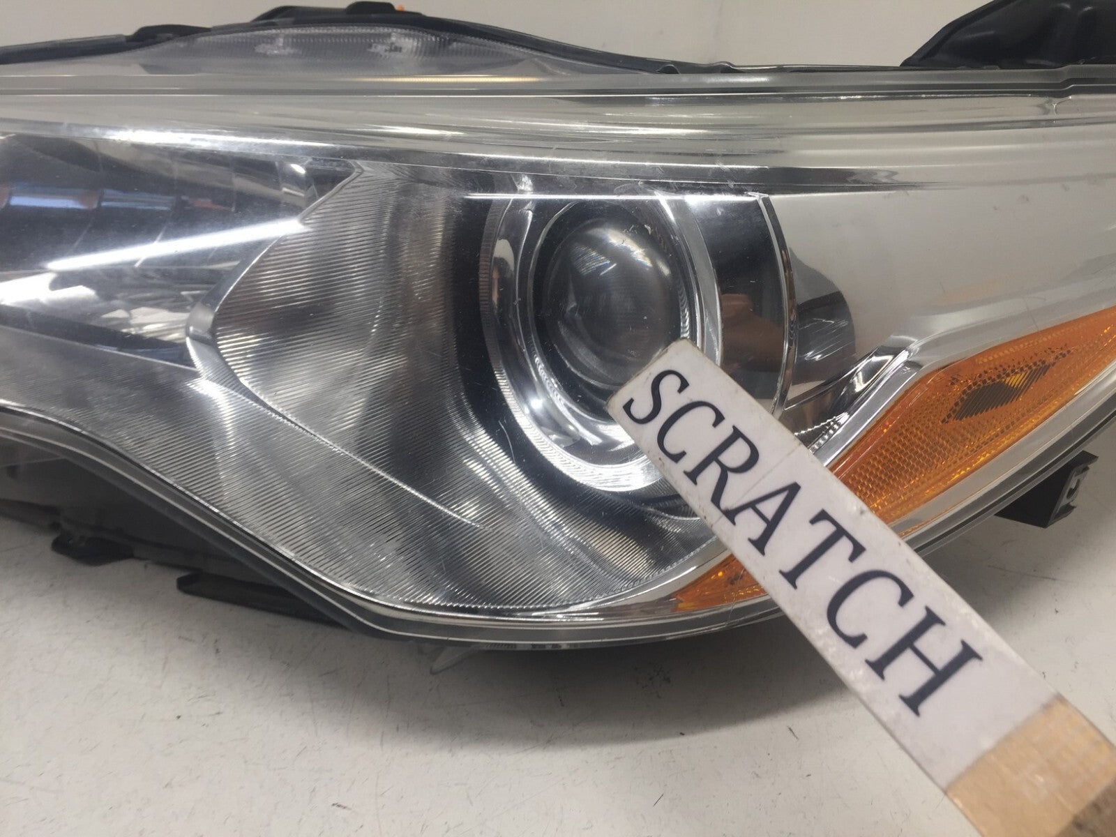 Head light Damaged Driver LH Left Toyota Camry 2015-2017 8111006860 OEM