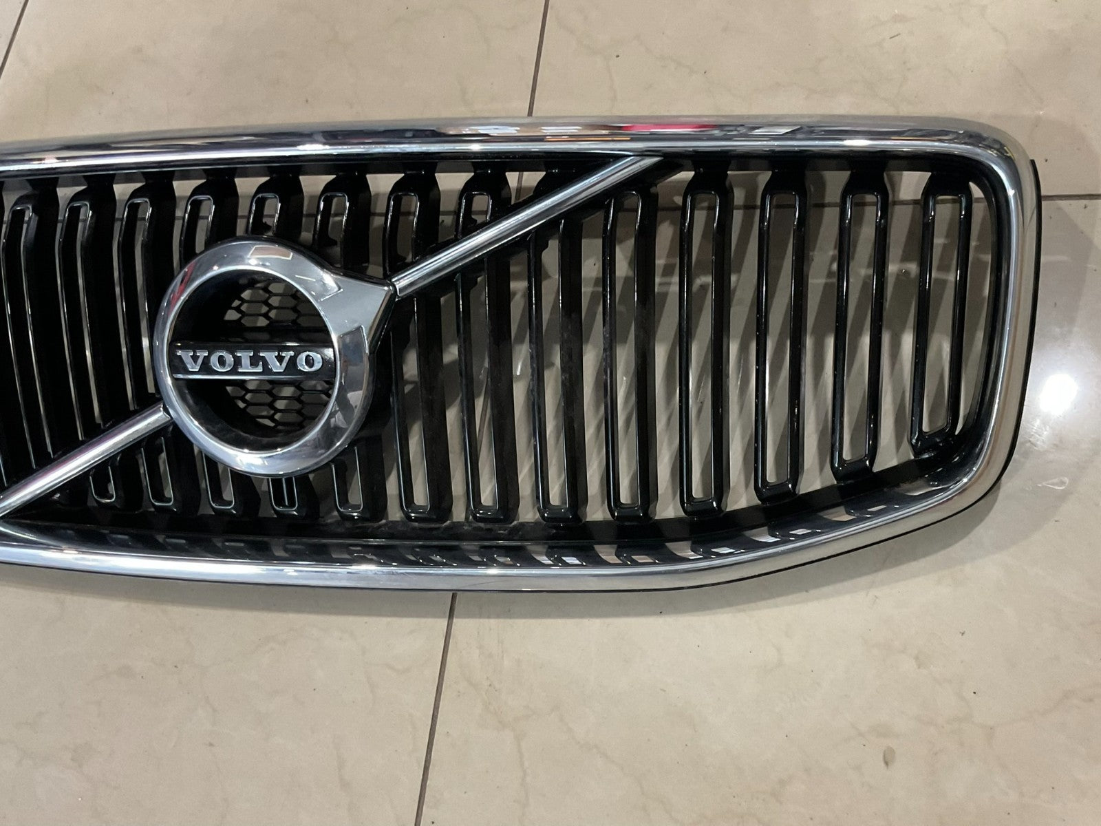 Grille Grill 2018-2023 Volvo XC60 31425537 OEM
