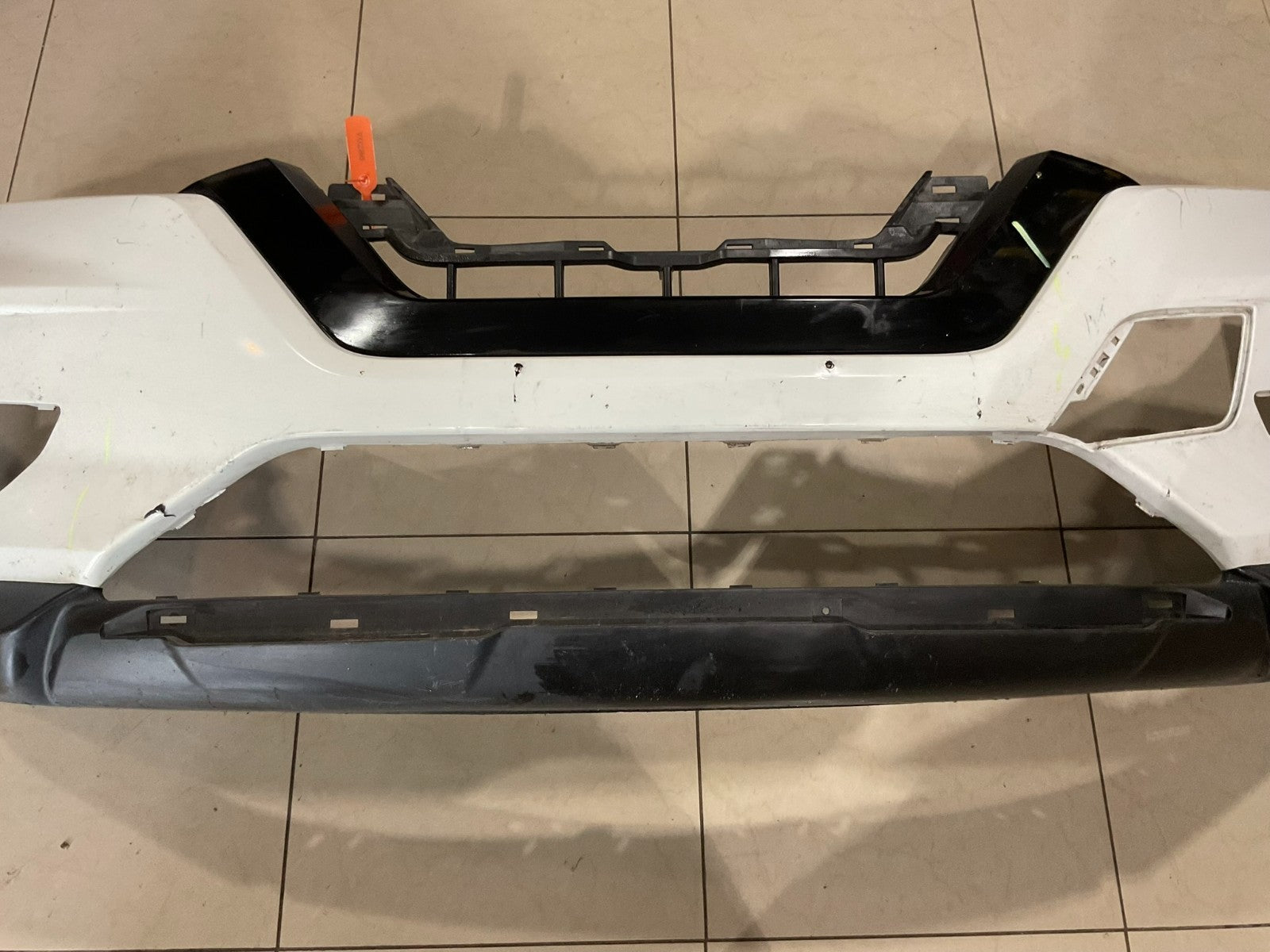 Front Bumper Cover White Nissan Rogue S SL SV SV Hybrd 17-19 62022+6fl0h OEM