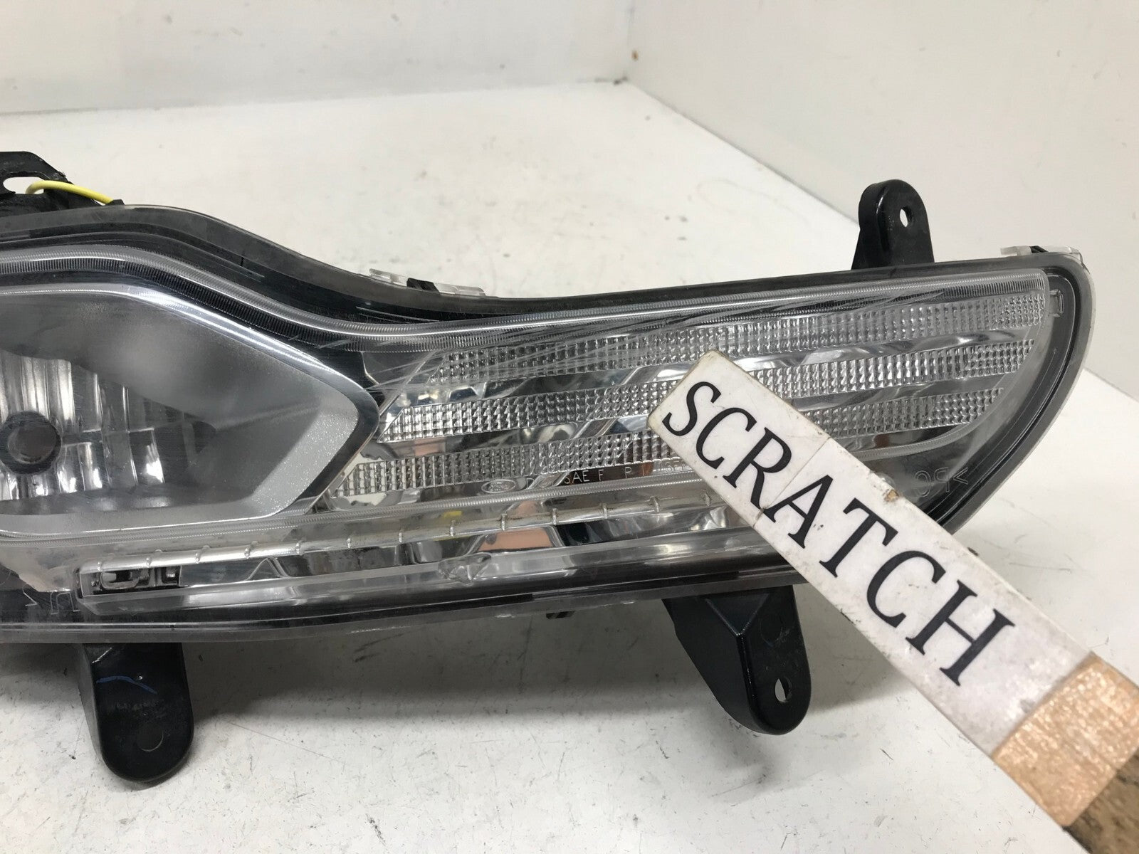 Fog light Damaged Passenger RH Right 2013-2016 Ford Escape CJ54-13B220-AG OEM