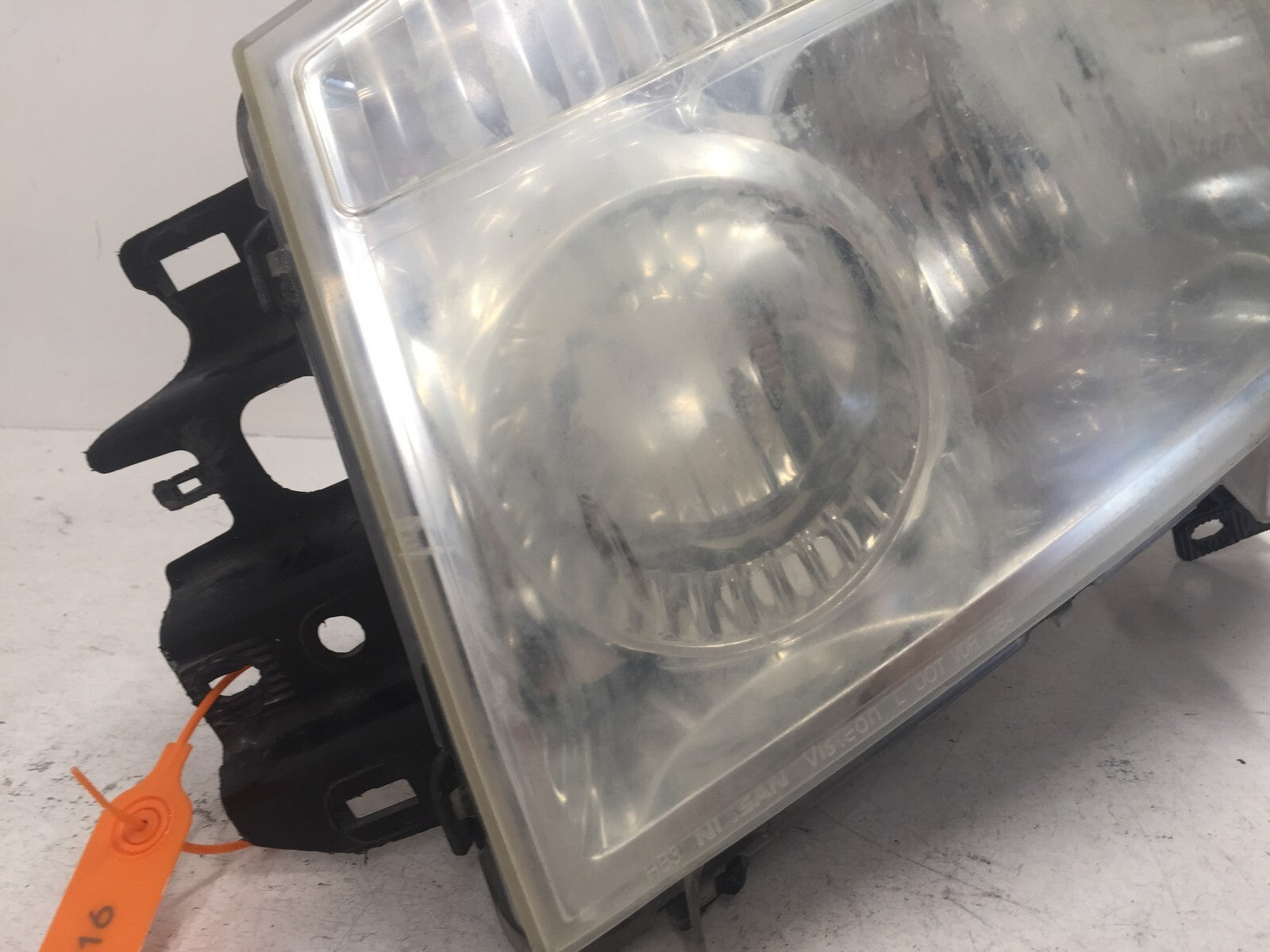 Headlight Damaged Driver LH 04-2006 Nissan Titan 05 2007 Armada 5ASX-13006-A OEM