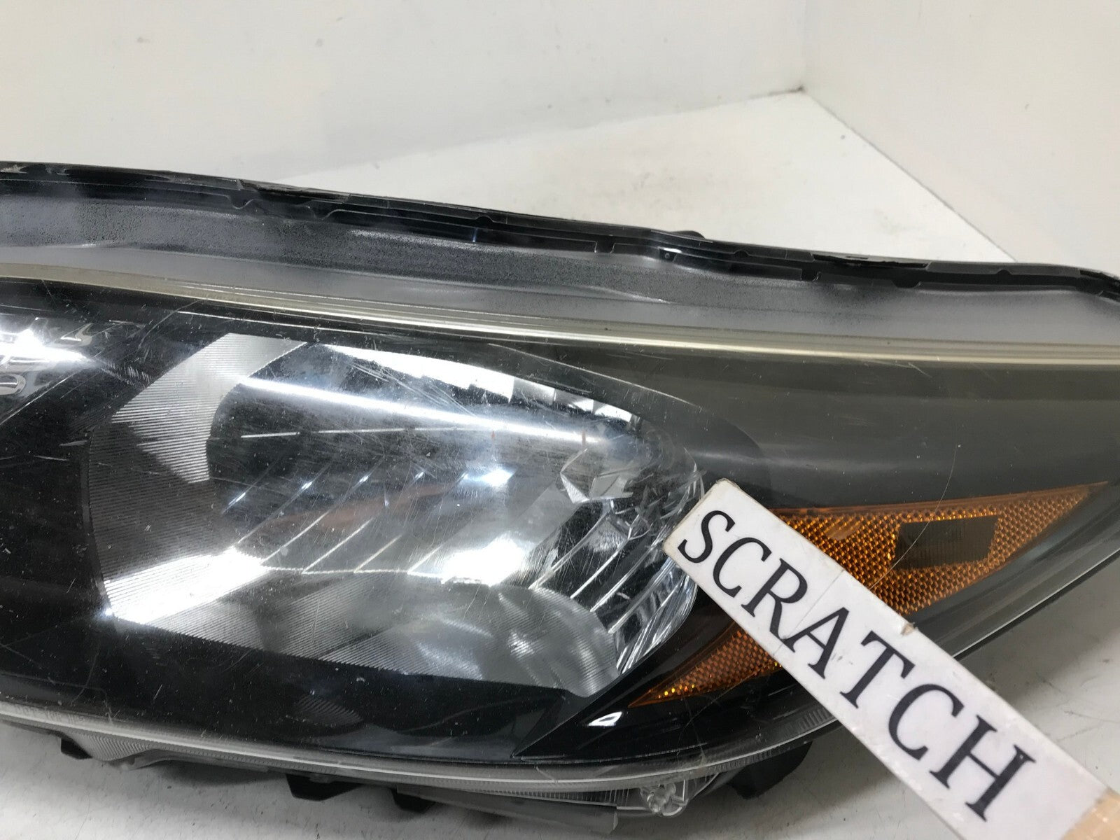 Headlight Damaged Driver Left LH Honda HRV HR-V 2016-2018 33150T7SA01 OEM