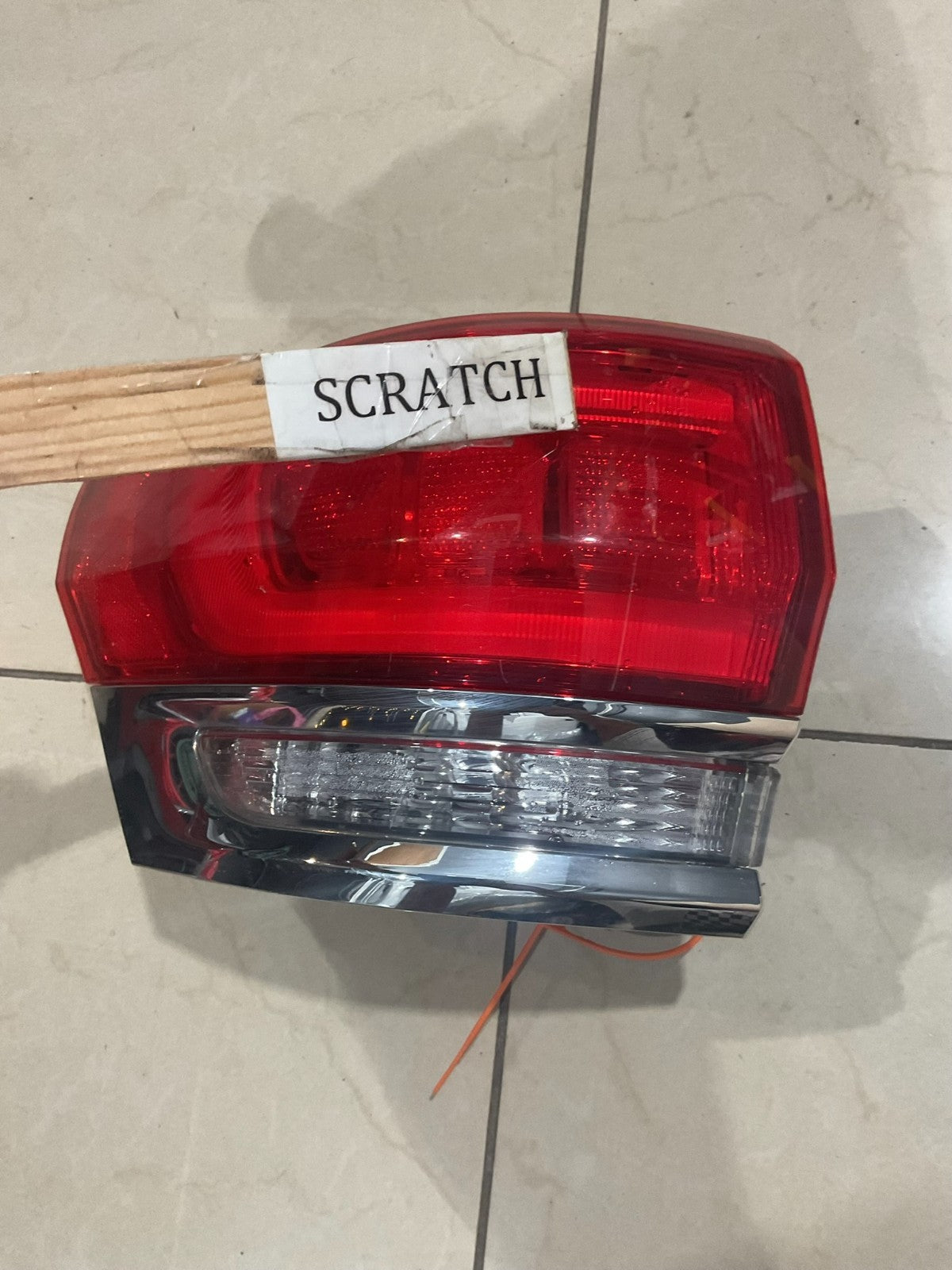 Tail light Left LH Driver 2014-2018 Jeep Grand Cherokee p68110017ae OEM