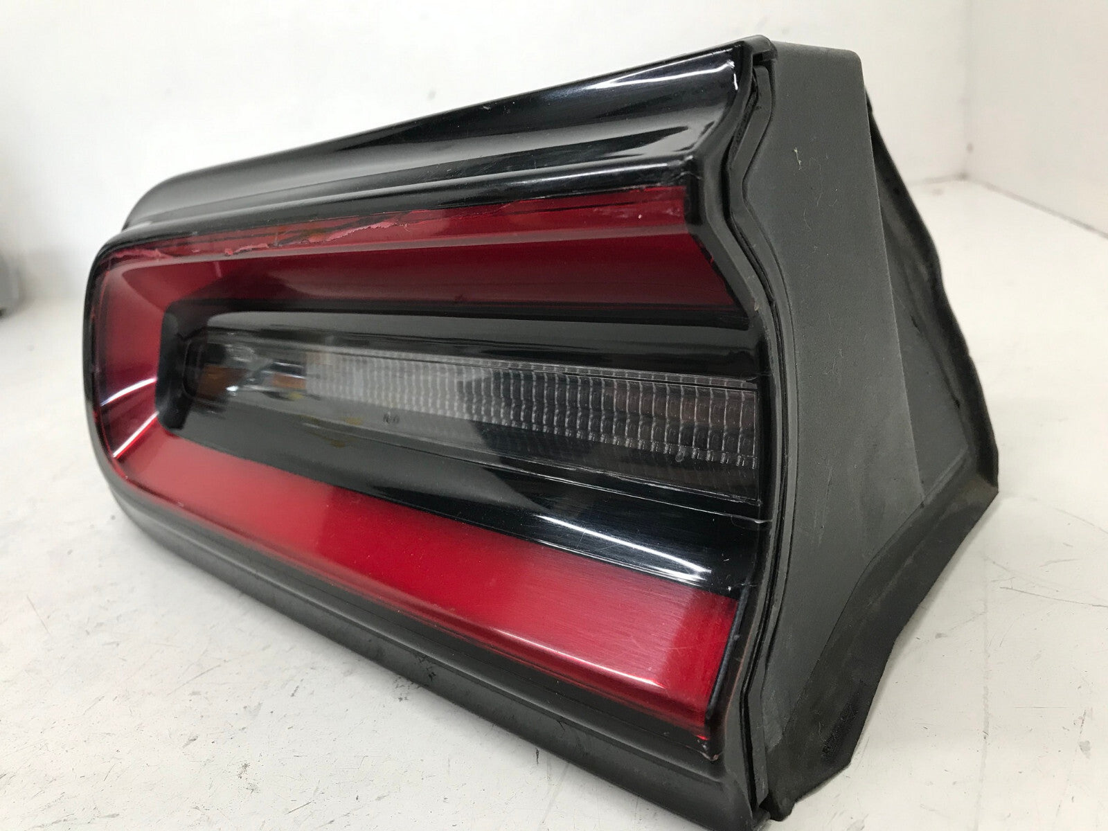 Tail light Damaged Left LH Driver Dodge Challenger 2015-2019 68174069AF OEM