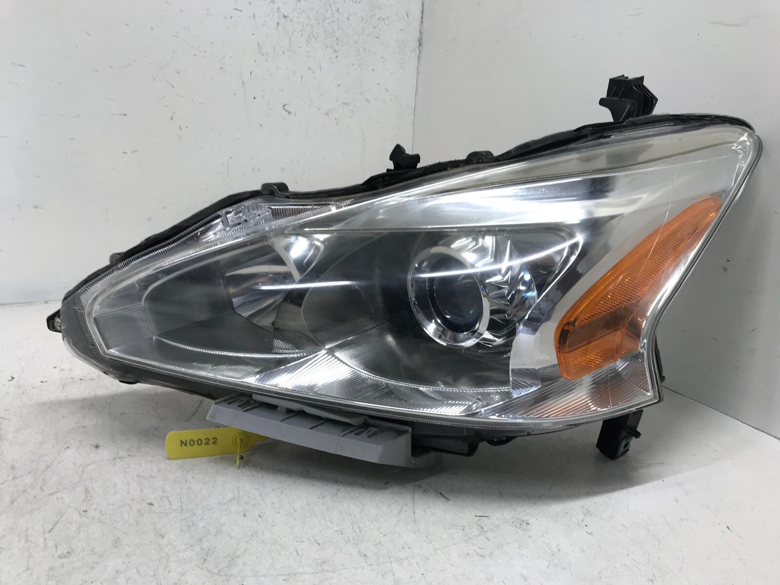Headlight Damaged Lamp Halogen LH Driver Nissan Altima Sedan 2013 260603TA9A OEM