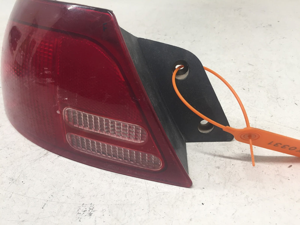 Tail light Damaged Left Driver LH Ford Escort 1998-2002 F8CB-13B505-CA OEM