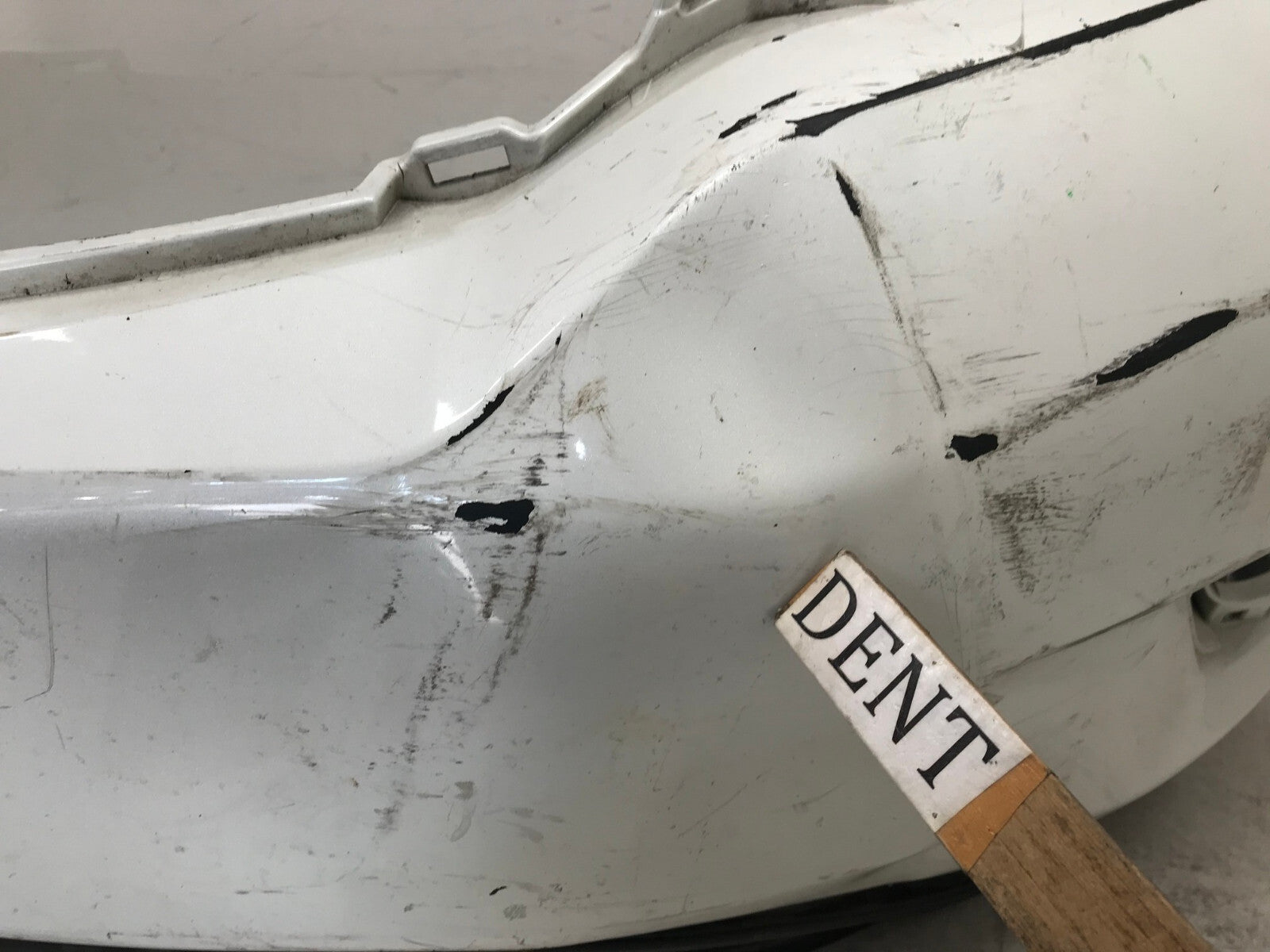 Front Bumper Cover White Nissan Murano S/SL/SV/Platinum 15-2018 62022-5AA0H OEM