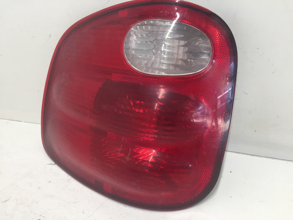 Taillight Damaged Tail Lamp Driver Rear Left LH Ford Pickup Truck F150 00-04 OEM
