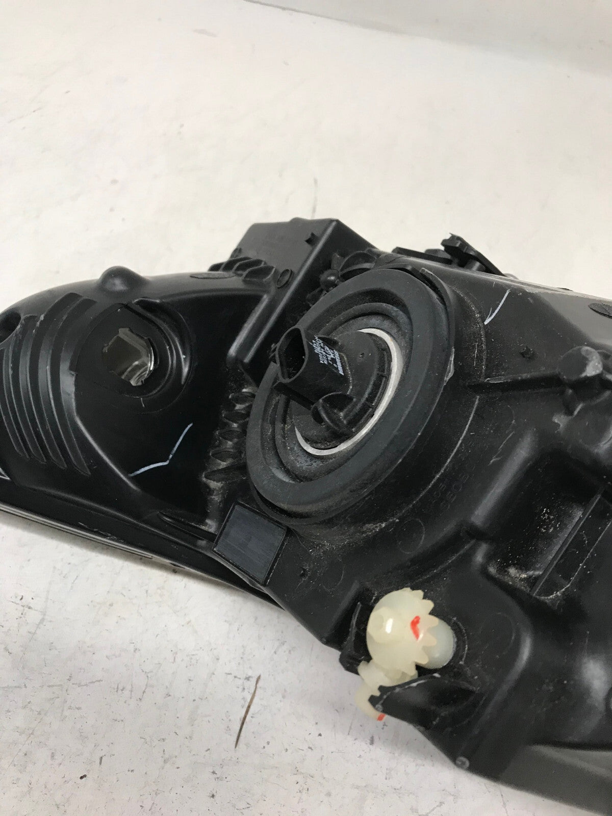 Headlight Damaged Right RH Passenger 11-15 Chevrolet Cruse CAPA