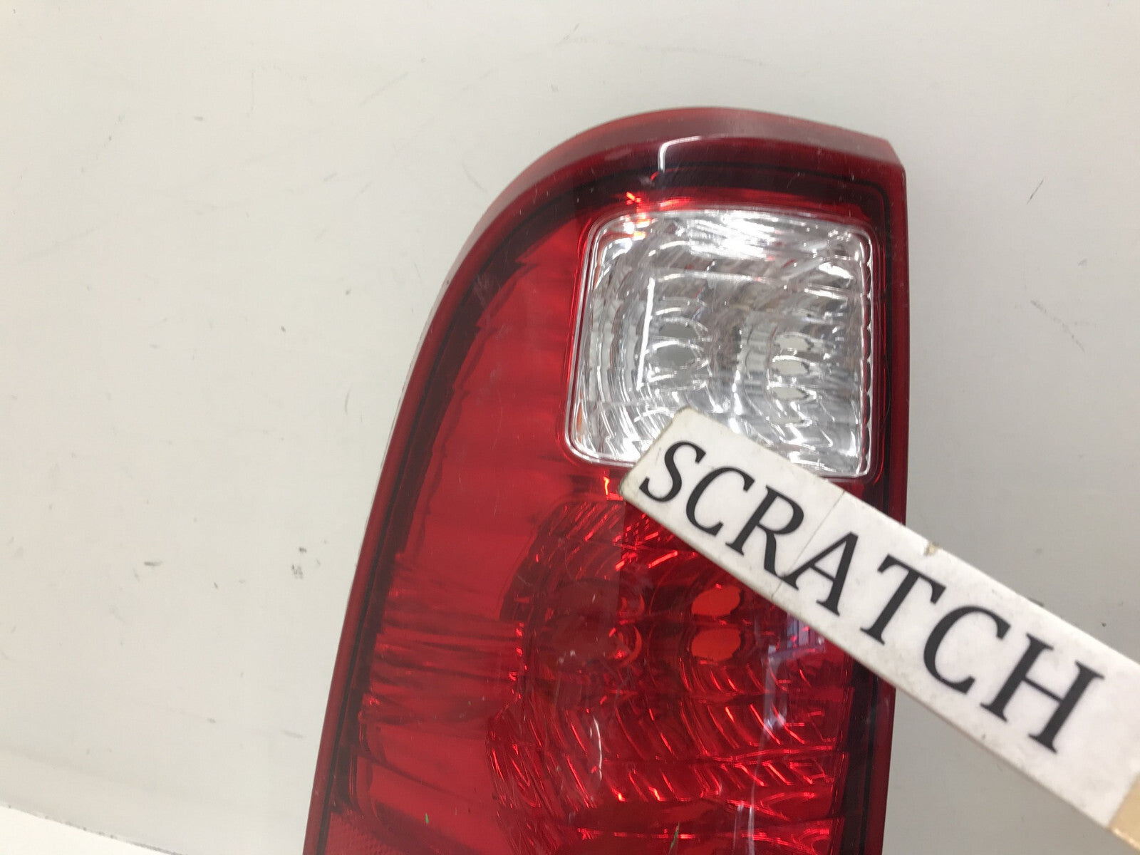 Halogen Tail light Damaged Left Driver LH Ford F-250 Super Duty 2008-2016 OEM