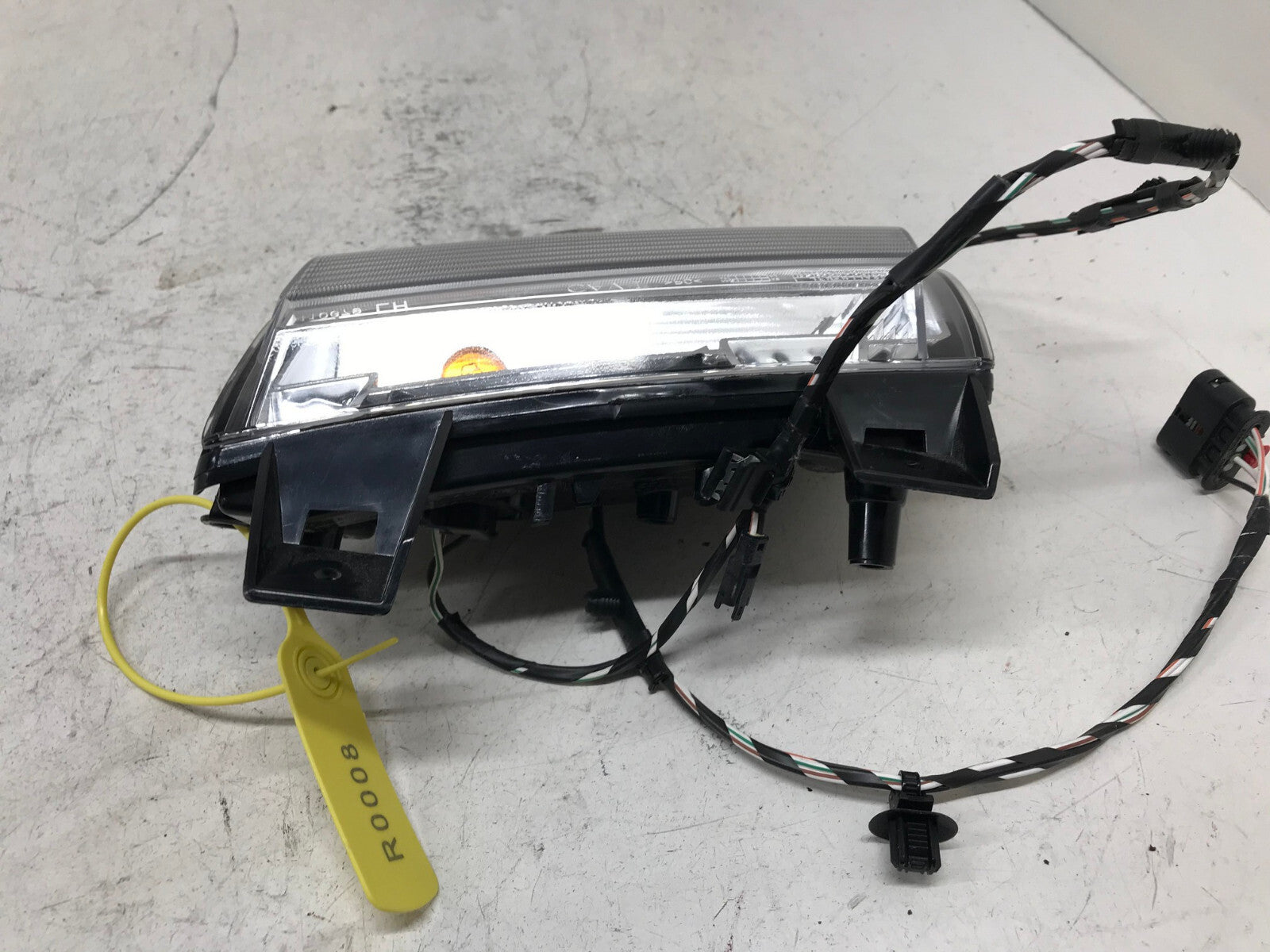 Parking light Damaged Lamp LH Driver Jeep Wrangler 2018-2023 68307245AH OEM