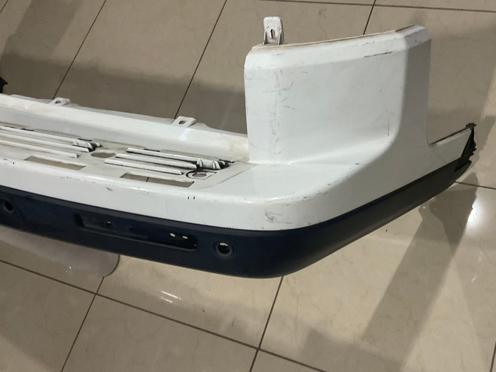 Rear Bumper LOCAL White Land Rover LR3 HSE SE 2005-2008 9H2217D822 OEM