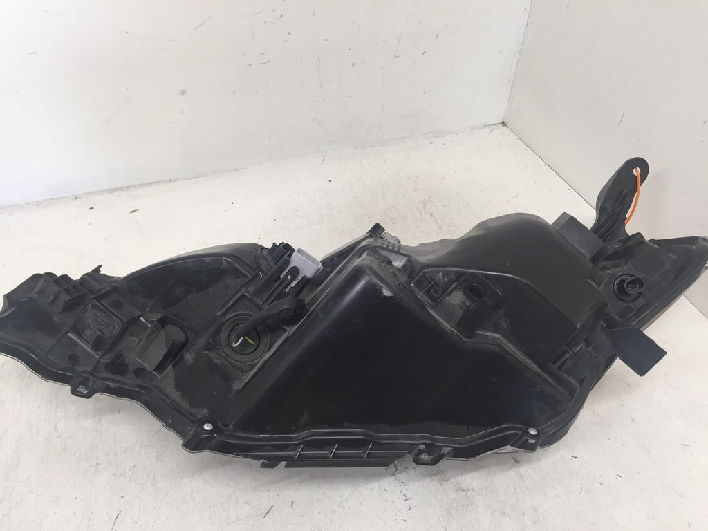 Headlight Damaged Headlamp passenger RH Toyota Corolla CE L LE LE ECO 17-19 OEM