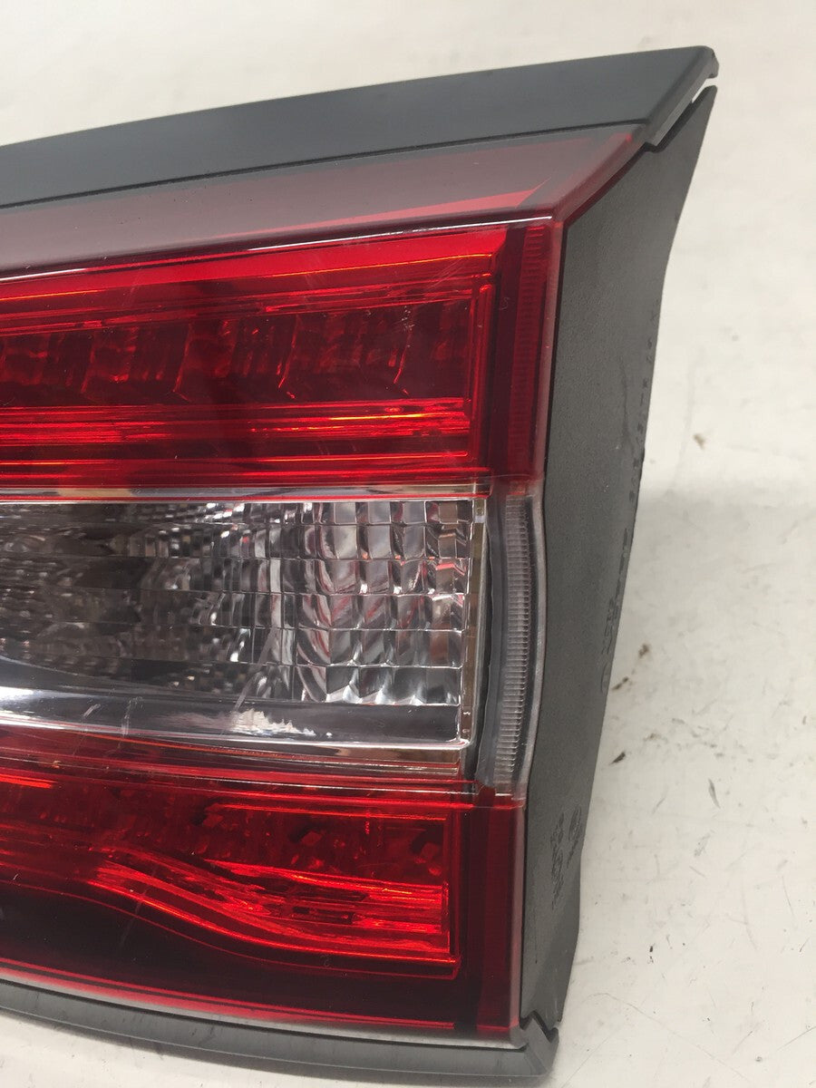Inner Tail light Damaged Lamp Passenger Jeep Cherokee 14-2018 68102920AC OEM